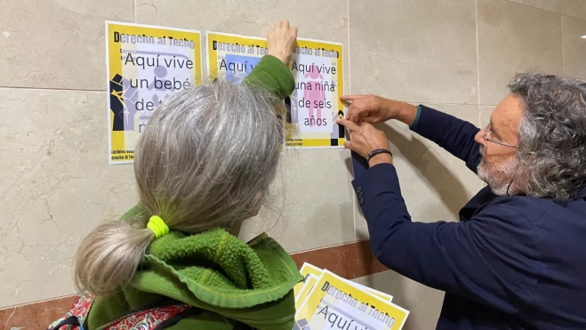 Carteles de Derecho al Techo en el que se denuncia la situación / ATLÁNTICO HOY Carteles de Derecho al Techo en el que se denuncia la situación / ATLÁNTICO HOY