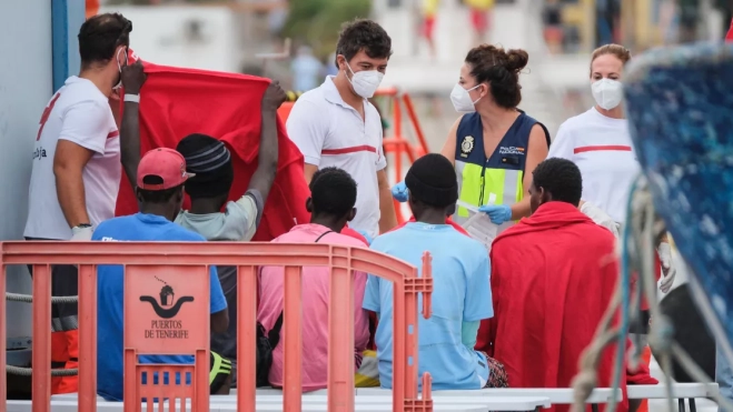 Menores migrantes llegados a Canarias en cayuco./ CEDIDA Menores migrantes llegados a Canarias en cayuco./ CEDIDA