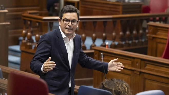 Gáldar suma 26 viviendas públicas al plan regional de vivienda asequible en Canarias. En la imagen, Pablo Rodríguez, consejero de Obras Públicas, Vivienda y Movilidad del Gobierno de Canarias. / MIGUEL BARRETO-EFE Gáldar suma 26 viviendas públicas al plan regional de vivienda asequible en Canarias. En la imagen, Pablo Rodríguez, consejero de Obras Públicas, Vivienda y Movilidad del Gobierno de Canarias. / MIGUEL BARRETO-EFE