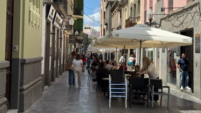 Las Palmas limita la expansión de las terrazas en la calle Cano para proteger el espacio peatonal / ATLÁNTICO HOY Las Palmas limita la expansión de las terrazas en la calle Cano para proteger el espacio peatonal / ATLÁNTICO HOY