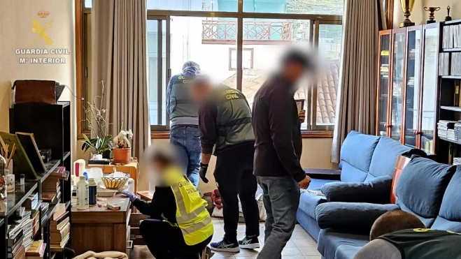 Registro e incautación en el narcopiso de los detenidos / GUARDIA CIVIL Registro e incautación en el narcopiso de los detenidos / GUARDIA CIVIL