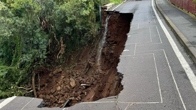 Socavón en puente Teobaldo Power. /CEDIDA Socavón en puente Teobaldo Power. /CEDIDA