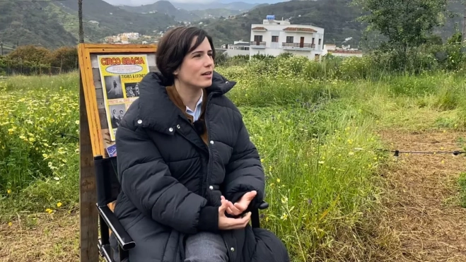 Tania Santana, que interpreta a Natalia Sosa, durante la entrevista en el set de rodaje / ATLÁNTICO HOY Tania Santana, que interpreta a Natalia Sosa, durante la entrevista en el set de rodaje / ATLÁNTICO HOY