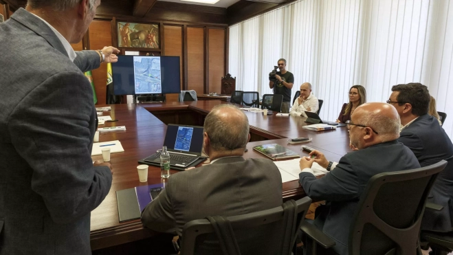 Imagen la reunión la reunión de seguimiento del frente común para buscar soluciones al tráfico en la isla y en especial en la GC-1 que mantuvo este lunes. / ÁNGEL MEDINA G.-EFE Imagen la reunión la reunión de seguimiento del frente común para buscar soluciones al tráfico en la isla y en especial en la GC-1 que mantuvo este lunes. / ÁNGEL MEDINA G.-EFE