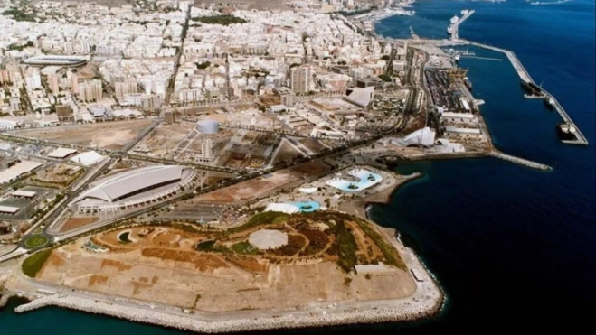 Obras en Cabo Llanos. Desde el Recinto Ferial, pasando por el Palmetum, Parque Marítimo y hasta el Auditorio de Tenerife, en construcción / Obras en Cabo Llanos. Desde el Recinto Ferial, pasando por el Palmetum, Parque Marítimo y hasta el Auditorio de Tenerife, en construcción /